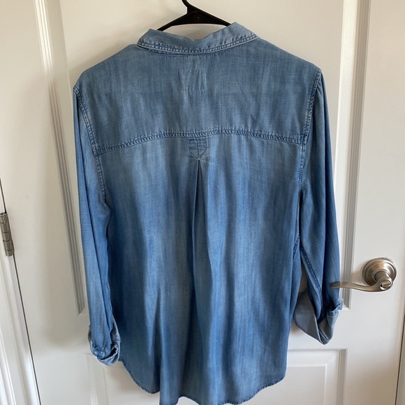 American Eagle chambray top - Picture 3 of 3